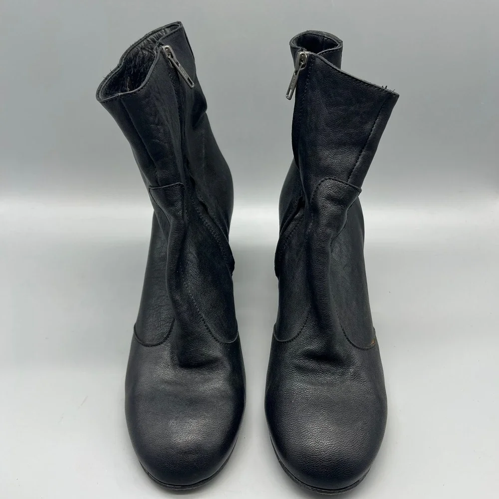 Russell & Bromley London‎ Black Leather Ankle Boots Italy Vero Cuoio Size 41